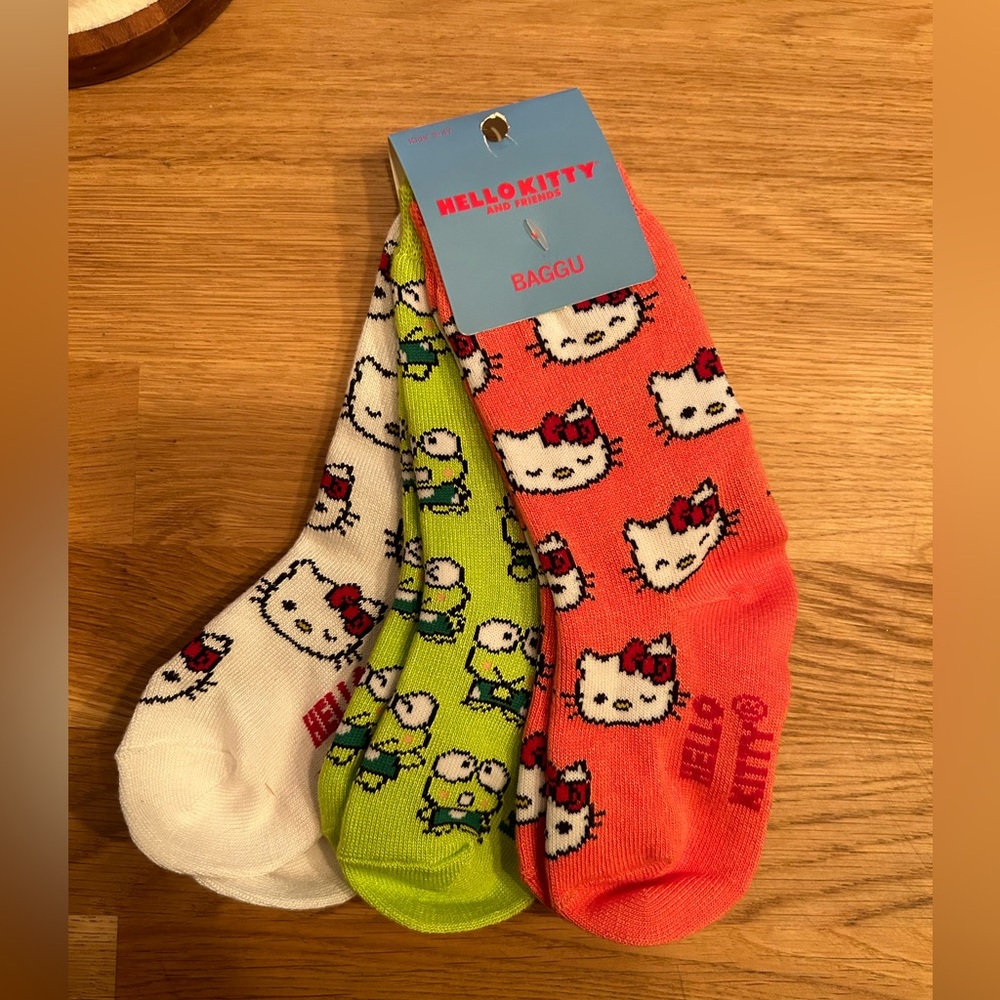 BAGGU kids hello kitty socks size kids 3-4 years old NWT